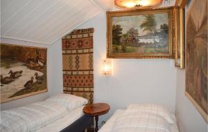Postel nebo postele na pokoji v ubytování 2 Bedroom Cozy Home In Reftele