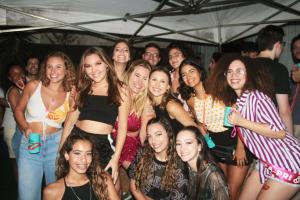 a group of women posing for a picture at a party at Vila Rock Hostel - próximo Allianz Parque, Vila Madalena, Av Paulista, Hospital das Clínicas INCOR FMUSP in São Paulo