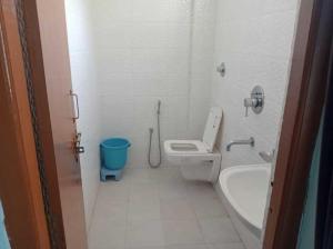 Bathroom sa OYO Flagship 81277 Hotel Vinayak