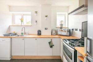 Η κουζίνα ή μικρή κουζίνα στο Double Room, Large TV, With Great Transport Links +11 φωτογραφίες
