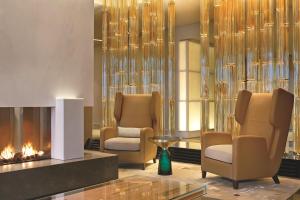 Posezení v ubytování The Ritz-Carlton, Wolfsburg