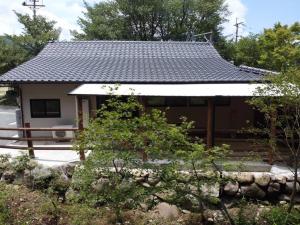 Imagen de la galería de 【コテージくぎの】大谷川沿いの露天風呂があるコテージ, en Minami Aso
