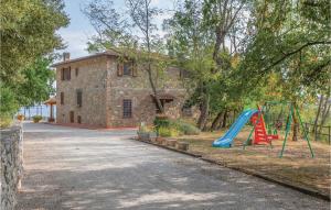 Budova, kde se prázdninový dům nachází + 23 fotografií