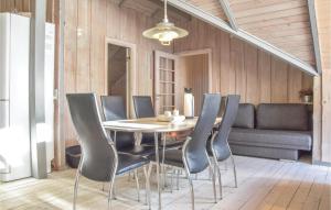 Posezení v ubytování Holiday Home Birkealle Ringkøbing Ii + 12 fotografií
