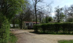 Gallery image of Camping de la Croix d'Arles in Bourg