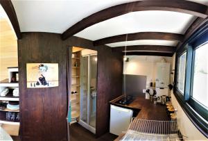 Μια τηλεόραση ή/και κέντρο ψυχαγωγίας στο La Tiny House Terra Nostra