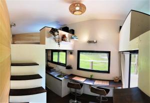 Μια τηλεόραση ή/και κέντρο ψυχαγωγίας στο La Tiny House Terra Nostra