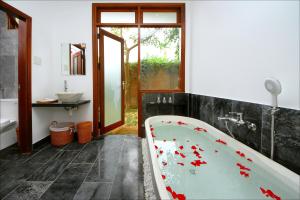 Vannituba majutusasutuses Hoi An TNT Villa