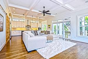 Gallery image of Coastal Treehouse in Wilmington