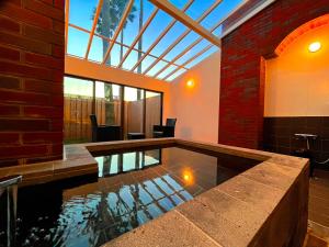 Piscina a リバティーリゾート大東温泉 o a prop