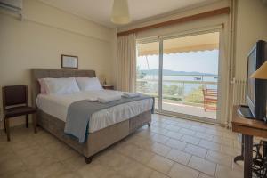 Foto dalla galleria di Seafront Apartment Grace a Kalamáta