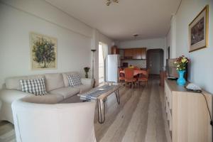 Foto dalla galleria di Seafront Apartment Grace a Kalamáta