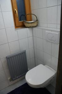 Koupelna v ubytování Apart Burgstall + 7 fotografií