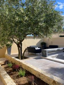 Ogród w obiekcie LE JARDIN DE CESAR