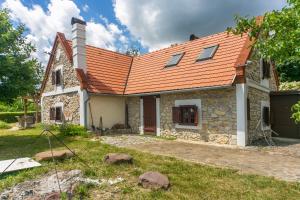 The building in which the holiday home is located