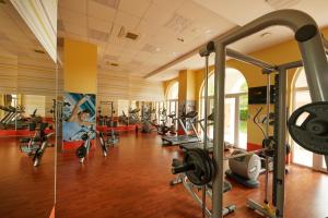 Fitness centrum a/nebo fitness zařízení v ubytování Dreams Sunny Beach Resort and Spa - Premium All Inclusive