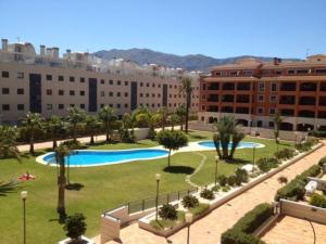 Bazén v ubytovaní cerca de la playa y centro alebo v jeho blízkosti