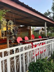 Balkón nebo terasa v ubytování บ้านนภภูเกตส์เฮ้าส์