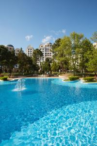 Bazén v ubytování Dreams Sunny Beach Resort and Spa - Premium All Inclusive nebo v jeho okolí