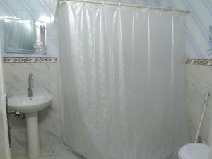 Vannituba majutusasutuses فندق هابى دريمز
