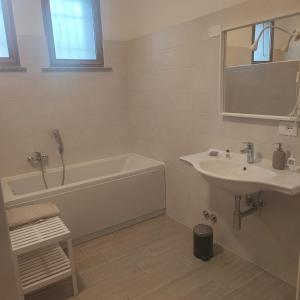 Koupelna v ubytování B&B Canossalpaca