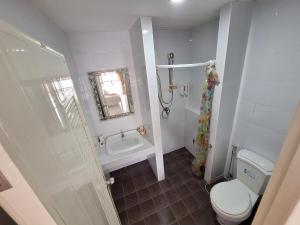 Koupelna v ubytování Sea Boss Homestay