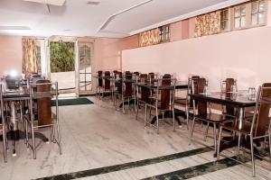 Restaurace v ubytování Hotel SV International