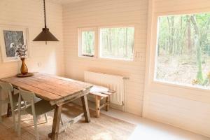 Fotografie z fotogalerie ubytování Magisch huisje direct aan het Veluwse bos. v destinaci Putten