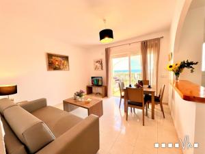Televízia a/alebo spoločenská miestnosť v ubytovaní VH Costa Blanca - APARTAMENTO MALVARROSA
