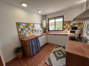 Kuchnia lub aneks kuchenny w obiekcie Casa Rosalía