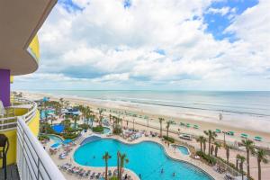 Bazén v ubytování Unit 711 Ocean Walk - 3 Bedroom Ocean Front nebo v jeho okolí