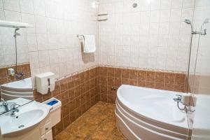 Zdjęcie z galerii obiektu Hotel Dzsungel w Nyíregyházie