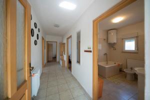 Ένα μπάνιο στο Apartman Ema +18 φωτογραφίες