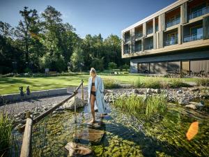 En hage utenfor Deltapark Vitalresort Seevillen