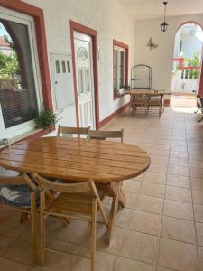 Patio nebo venkovní prostory v ubytování Apartmani Nina + 37 fotografií