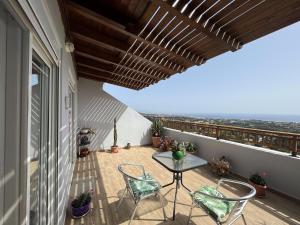 Balkón nebo terasa v ubytování Sea View Loft