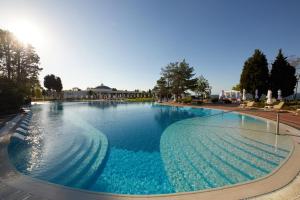 Bazén v ubytování Dreams Sunny Beach Resort and Spa - Premium All Inclusive nebo v jeho okolí