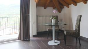 A balcony or terrace at Hotel Corte Santa Libera