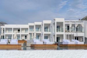 Балкон или терраса в Kantouni Beach Boutique Hotel