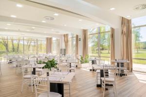 Restaurace v ubytování IBERIK Augas Santas Balneario & Golf