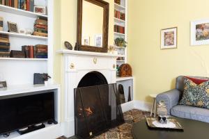A seating area at Alice's Cottages