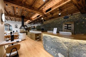 Reštaurácia alebo iné gastronomické zariadenie v ubytovaní Tsikeli Boutique Hotel Meteora - Adults Friendly