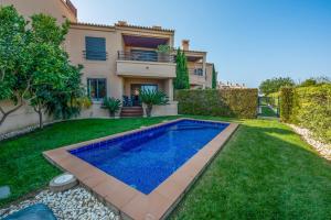 Бассейн в Mar da Luz Resort или поблизости