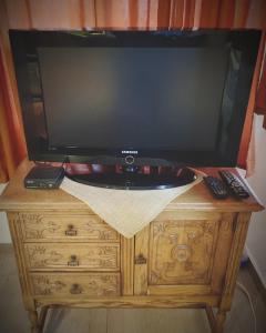TV a/nebo společenská místnost v ubytování Summit Apartment
