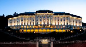 Budynek, w którym mieści się hotel