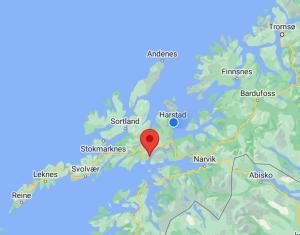 eine Karte von Irland mit einem roten Marker in der Unterkunft Cottage with seaview in Lødingen