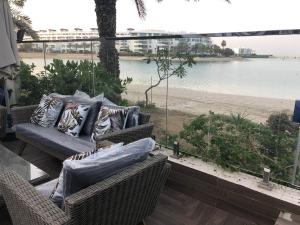 Amwaj IslandPrivate pool with Beachfront access Villa的相册照片