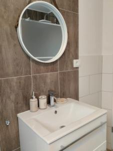 חדר רחצה ב-Apartma Salvia-Guest House