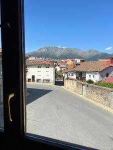 A general mountain view or a mountain view taken from a vendégházakat