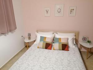 En eller flere senge i et værelse på Family-friendly home